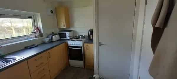Large Bedroom House Near Mills Hill Station