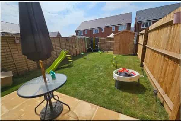 3 Bedroom Semi Detached House Brize Norton Carterton