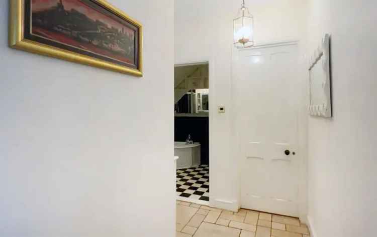 Spacious Rosemount Apartment with Garage and Period Features