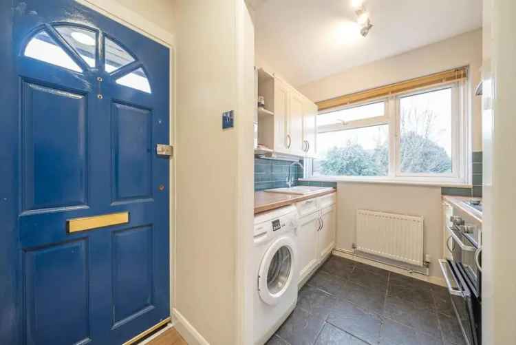 2-Bedroom Apartment Near South Norwood Station - Private Garden