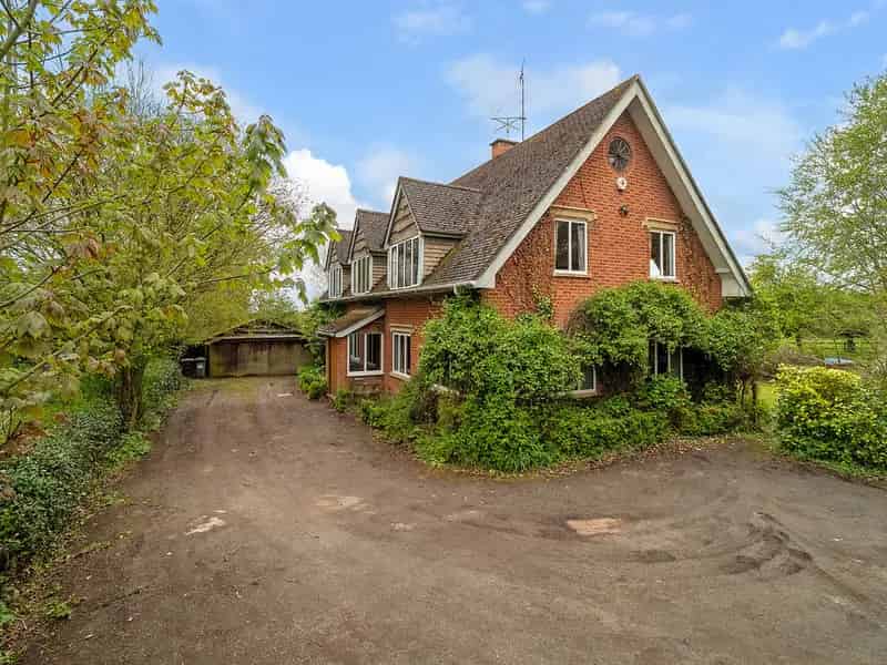 4 Bedroom Detached House for Sale Warwickshire