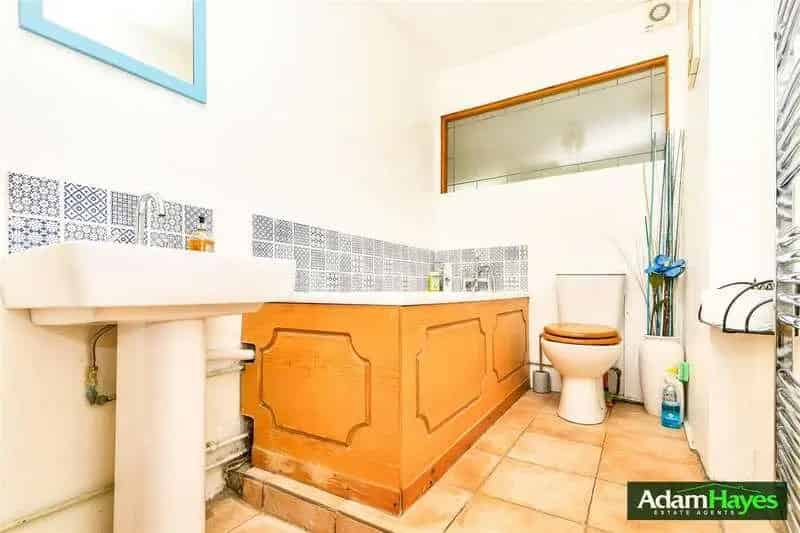 2 Bed House for Sale Near Woodside Park Tube