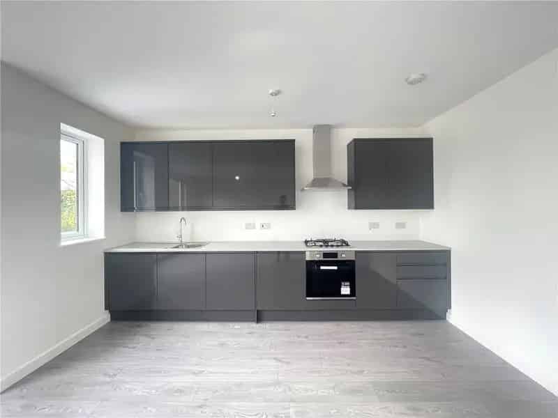 2 Bedroom Flat London Cranley Gardens N10 August 2025