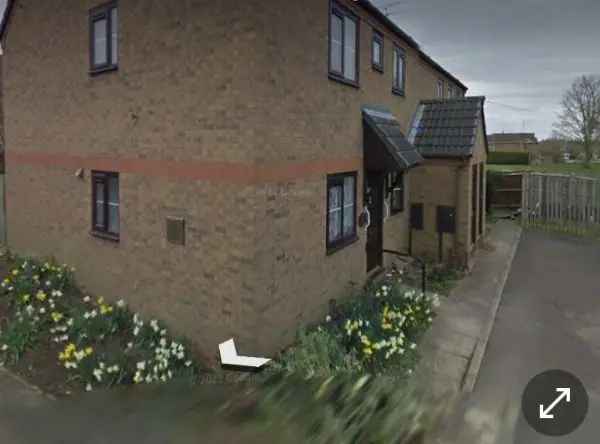 Flat For Rent in Kettering, England