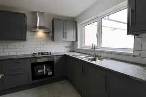 3 Bedroom House Llanedeyrn Cardiff Newly Fitted Kitchen Garage