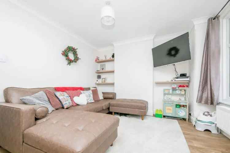 Spacious 3 Bedroom Family Home in Colchester