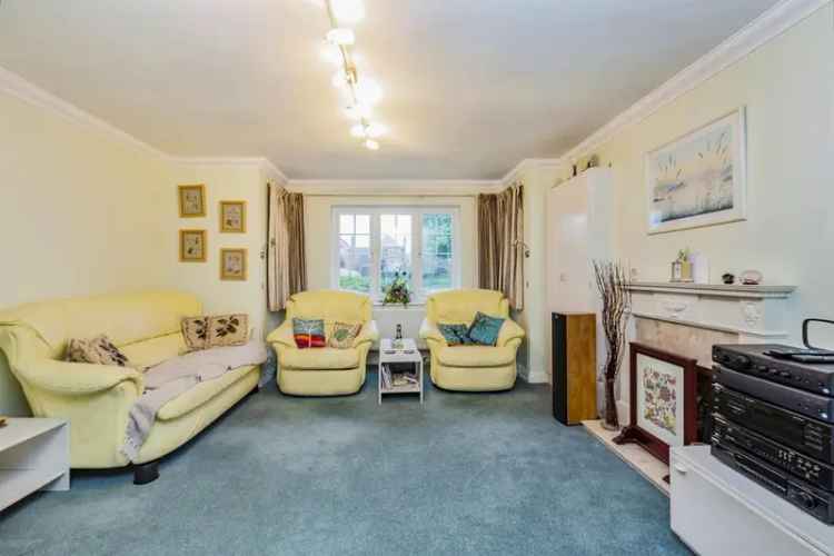 4 Bed Family Home with Double Garage and Garden