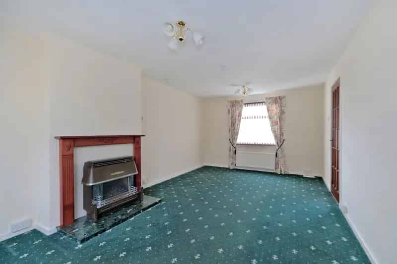 Three Bedroom Mid Terraced House Peterculter