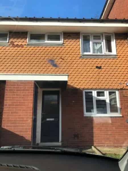 2 Large Rooms House Near Schools and Transport Links