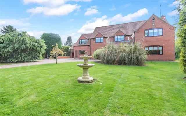 Holmefield House Family Home 5 Beds 4 Reception Rooms Large Garden