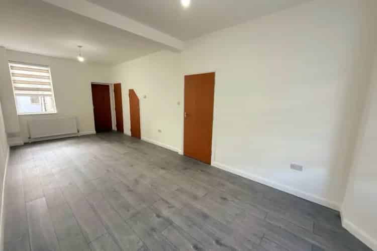 5 Bedroom Family Home Near Edmonton Green Station