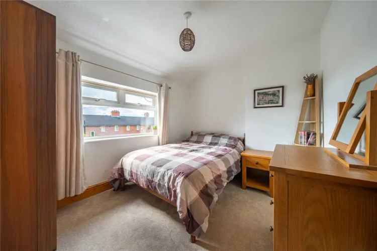 House For Sale in Leeds, England