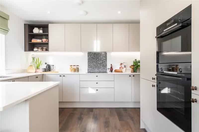4 Bedroom Detached House for Sale Stamp Duty Paid