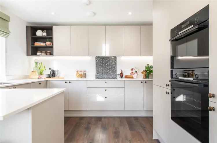 4 Bedroom Detached House for Sale Stamp Duty Paid