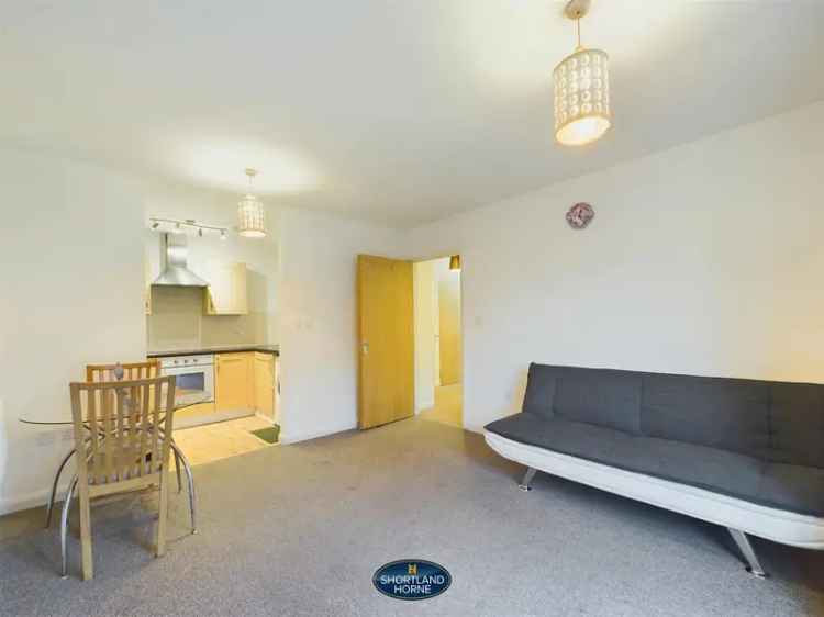 2 Bedroom City Centre Apartment Furnished Parking Available February 28