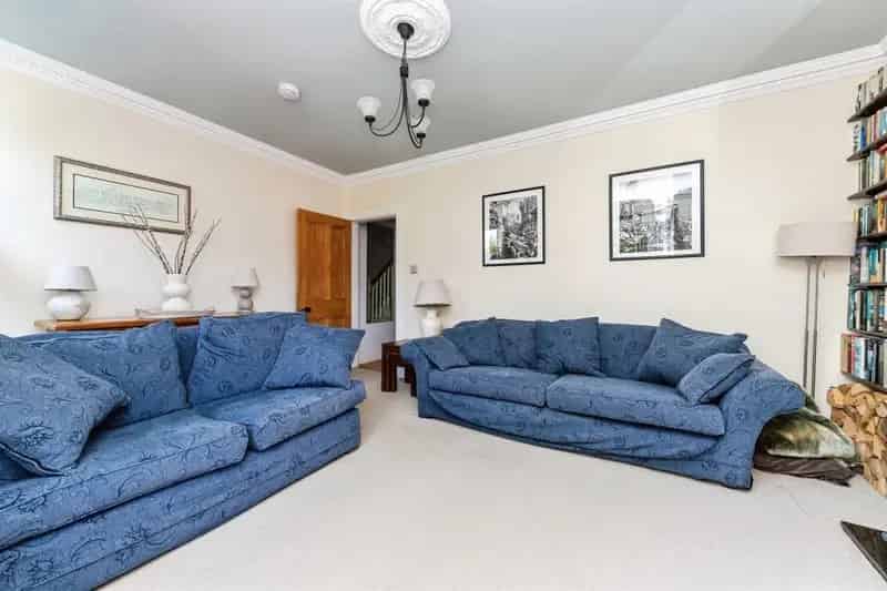 Royston Family Home Near Station 3 Floors Garden Workshop