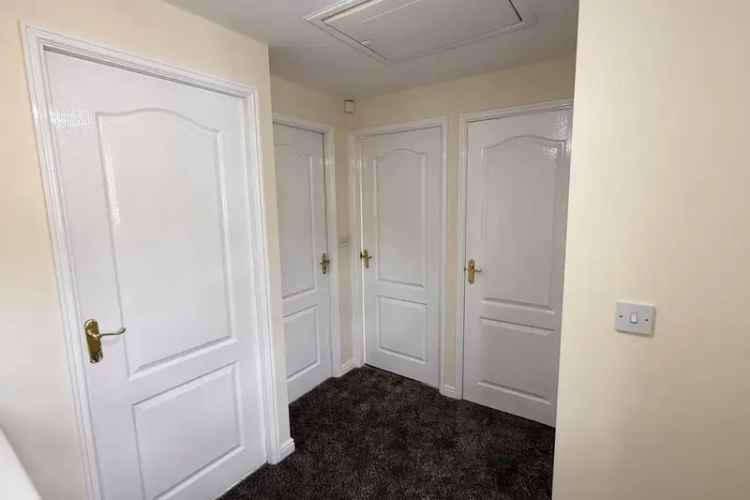 3 Bedroom Detached House New Kitchen Family Home