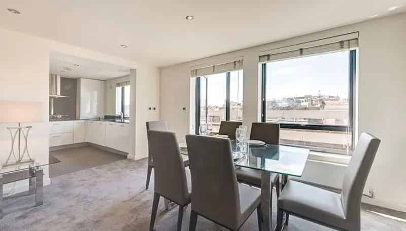 2-Bed Apartment South Kensington 869 sq ft Modern Building