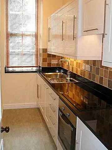 1 Bedroom Flat for Sale - Grade 2 Listed Georgian Townhouse