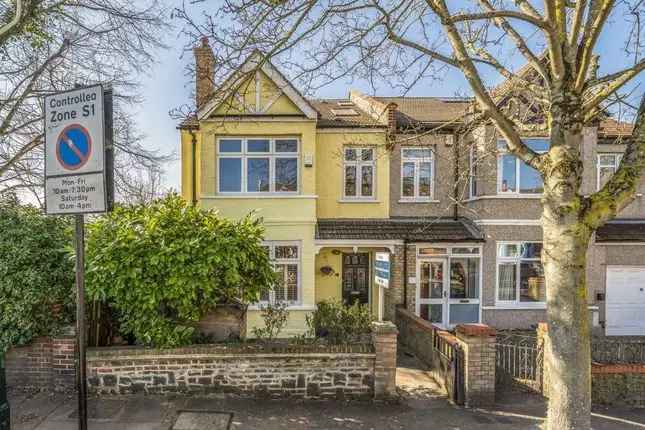 5 Bedroom Semi-Detached House for Sale in London W5