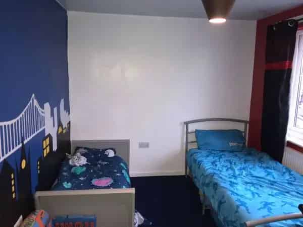 Semi Detached House 2 Double Bedrooms Garden Near Shops Schools