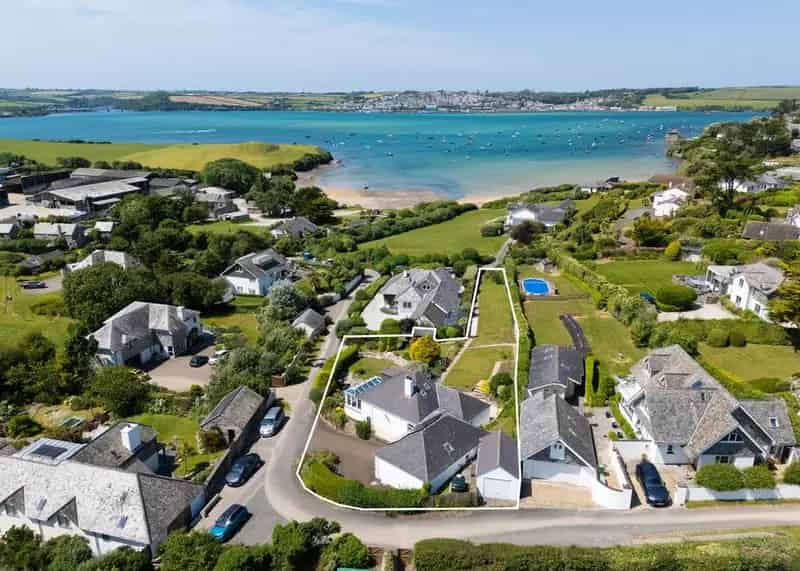 4 Bedroom Detached House for Sale in Porthilly