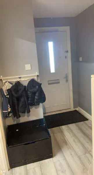 Flat For Rent in Borough of Runnymede, England