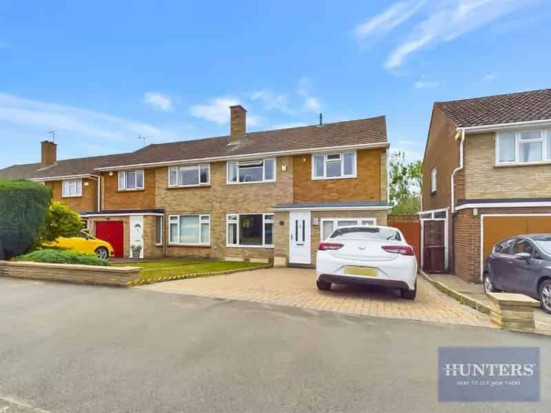 3 Bedroom Semi-Detached House for Sale Benhall Park Views