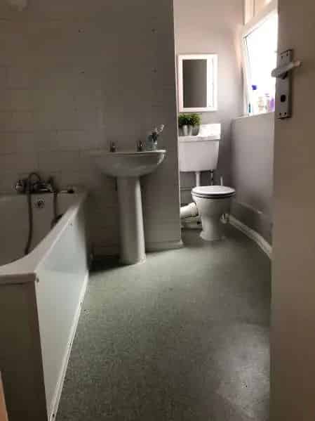 1 Double Bedroom Flat Swap for 2 Bedroom House London