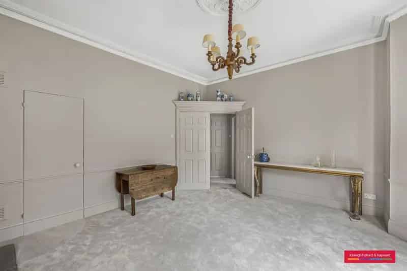 One Bedroom Apartment near Holland Park and Westfield