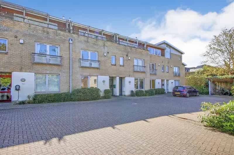 4 Bedroom Townhouse for Sale