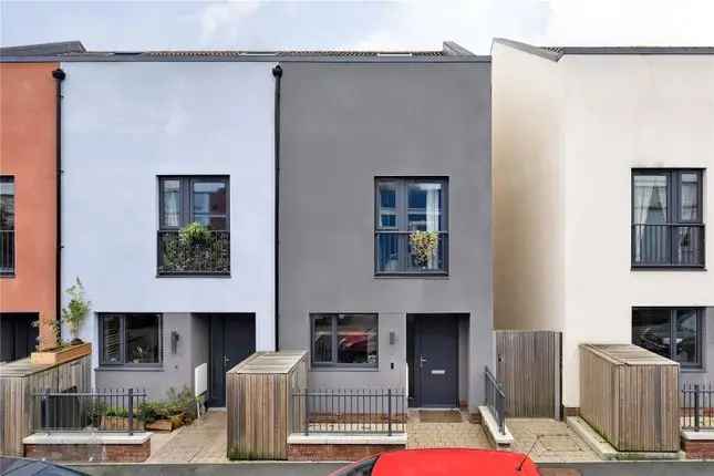 4-Bed End Terrace House for Sale in Bristol BS2