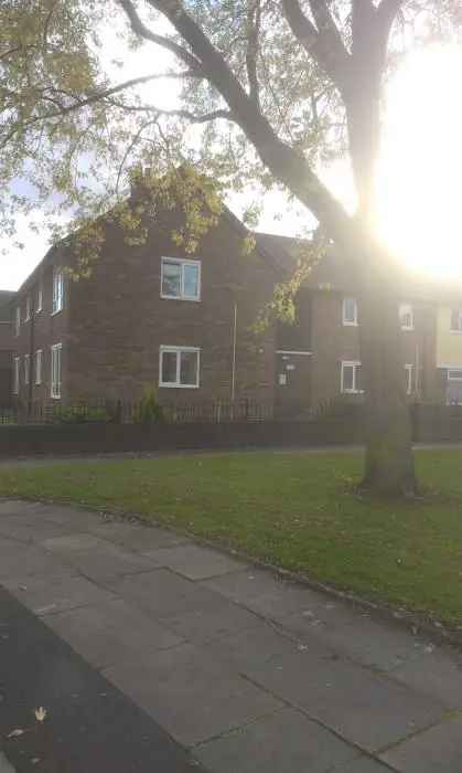1 Bed Flat Macketts Lane