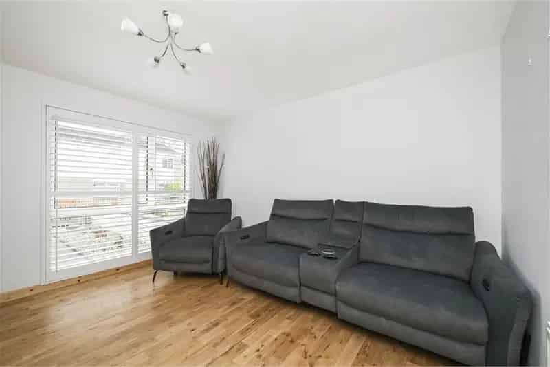 2 Bed End Terrace House with Garden and Garage