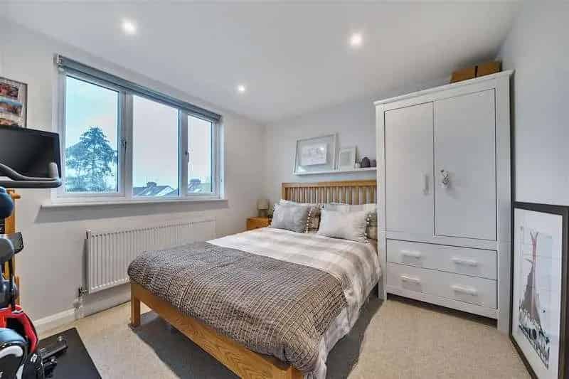 5 Bed Semi-Detached House For Sale
