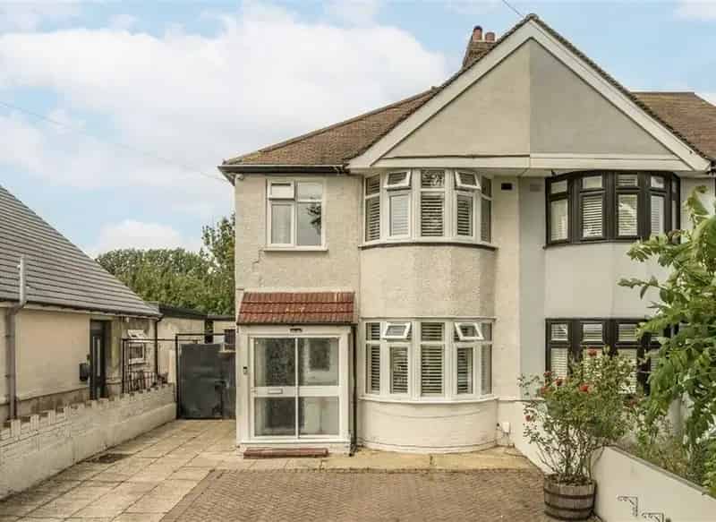 3 Bedroom Semi Detached House Near Kidbrooke Station