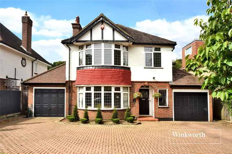 3 bedroom house in Cheam