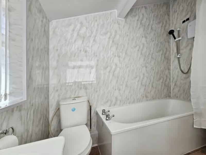 2 Bedroom Mid Terrace House to Rent St Helens Merseyside