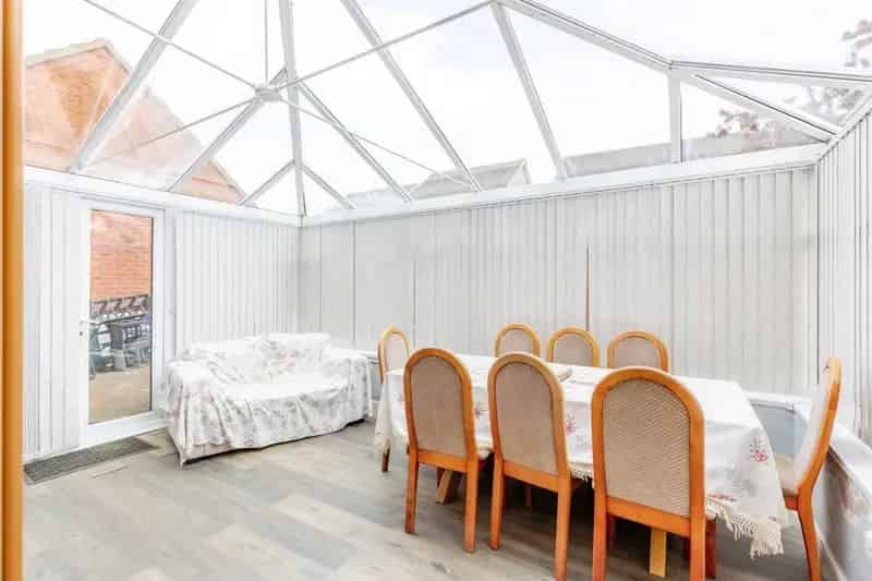 5 Bedroom Detached House Oakley Vale Garage Off Road Parking