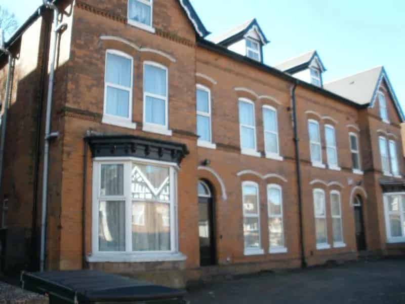 3 Bedroom Flat to Rent - Spacious First Floor Apartment