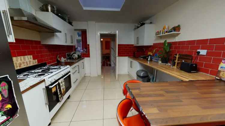 6 Bedroom House for Sale in Birmingham - Ideal Investment Opportunity
