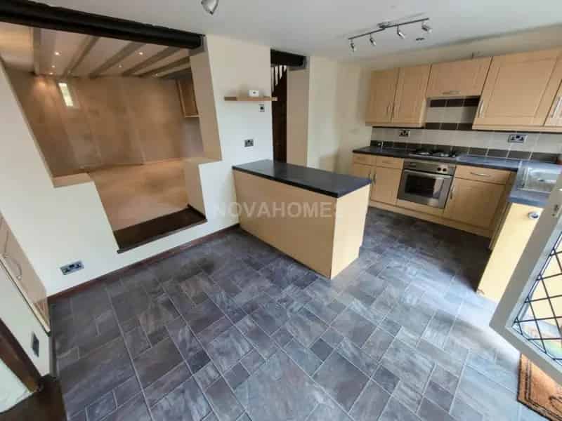 2 Bedroom Maisonette Near Mutley Plain