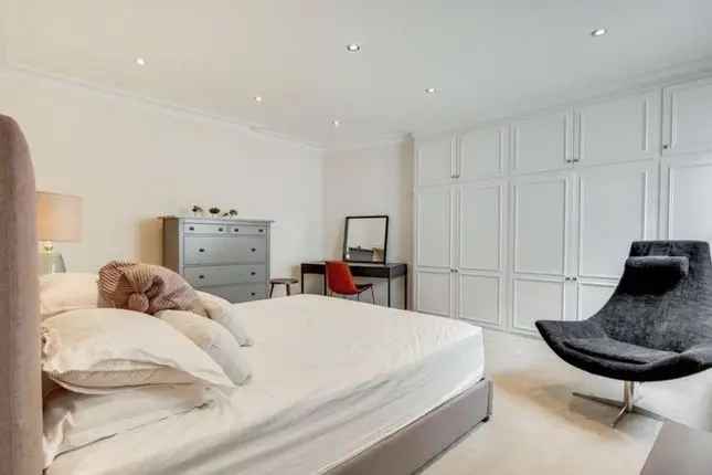 Flat to rent in Queen's Gate, South Kensington, London SW7