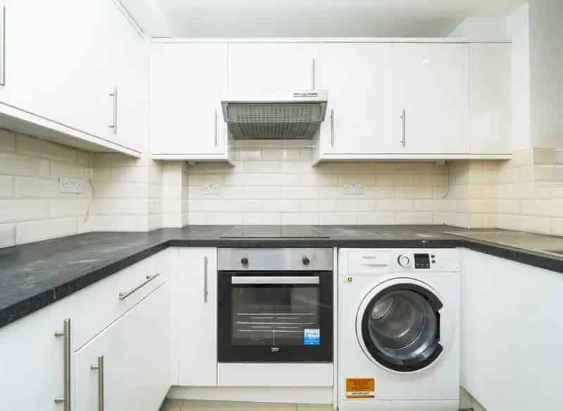 3 Double Bedroom Lateral Apartment First Floor Pritchards House