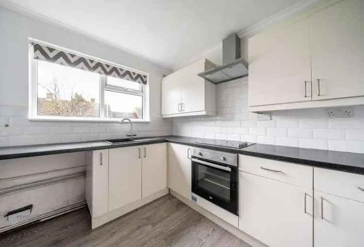 2 bed flat for sale