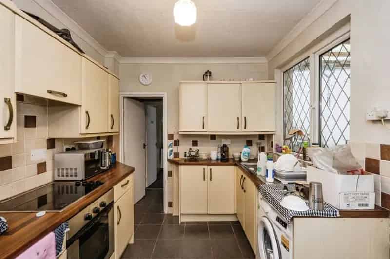 3 Bedroom Terraced House Near Neath Town Centre