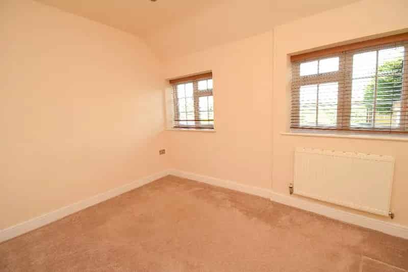 2 Bed House for Sale in Peaceful Village Setting