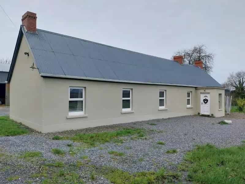 Three Bedroom Bungalow in Rural Setting
