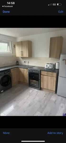 2 Bed Flat Near Shops and Schools Potential 3rd Bedroom