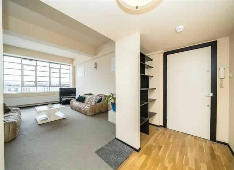 Spacious 5th Floor Apartment with Skyline Views 3 Beds 2 Baths